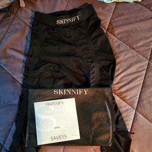 Skinnify compression leggings